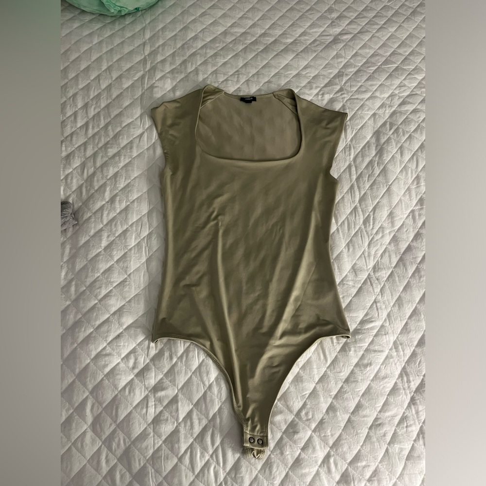 Express Bodysuit size M